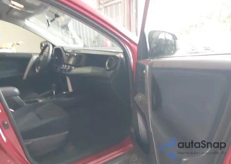 2016 Toyota Rav4 Le z USA, uszkodzony, nr VIN JTMBFREV8GJ057289